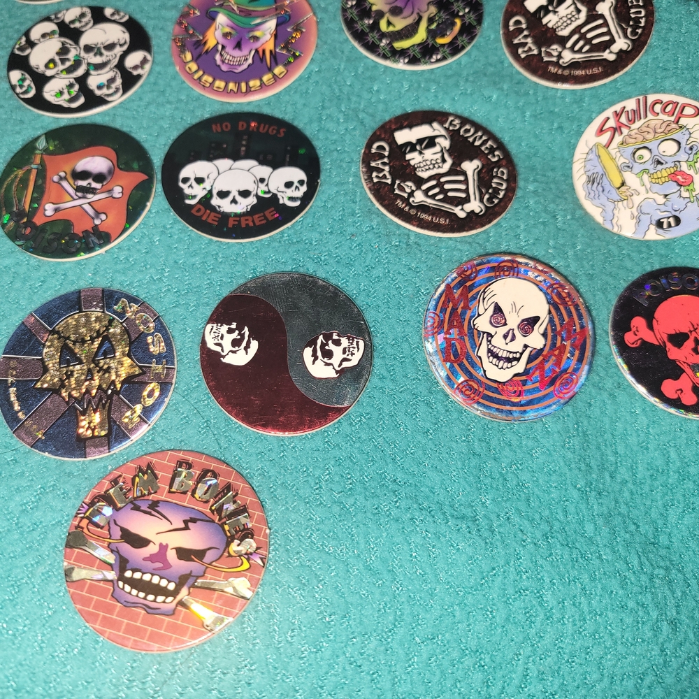 Red Skull Design Container - Picture 5 of 7